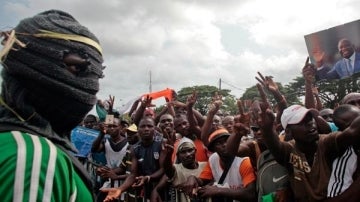 Marfileños celebran el fin de los combates