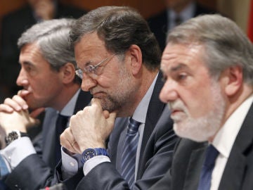 Mariano Rajoy junto a Ángel Acebes y Jaime Mayor Oreja Mariano Rajoy junto a Ángel Acebes y Jaime Mayor Oreja
