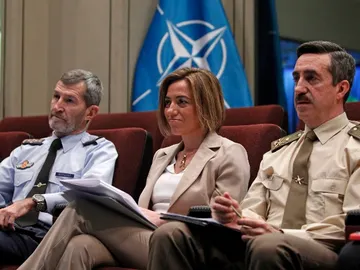 La ministra de Defensa, Carme Chacón, junto al jefe de Estado Mayor de la Defensa La ministra de Defensa, Carme Chacón, junto al jefe de Estado Mayor de la Defensa