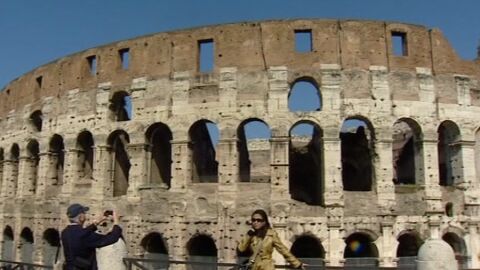 Turistas espa&ntilde;oles en Roma