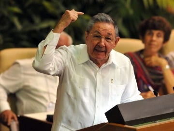 El presidente de Cuba, Raúl Castro, pronuncia un discurso