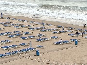 Una playa de Benidorm vacía en Semana Santa