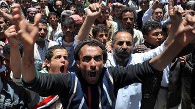 El presidente de Yemen incumple su compromiso de transferir el poder