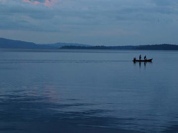 38 muertos y decenas de desaparecidos en un naufragio en el lago Kivu