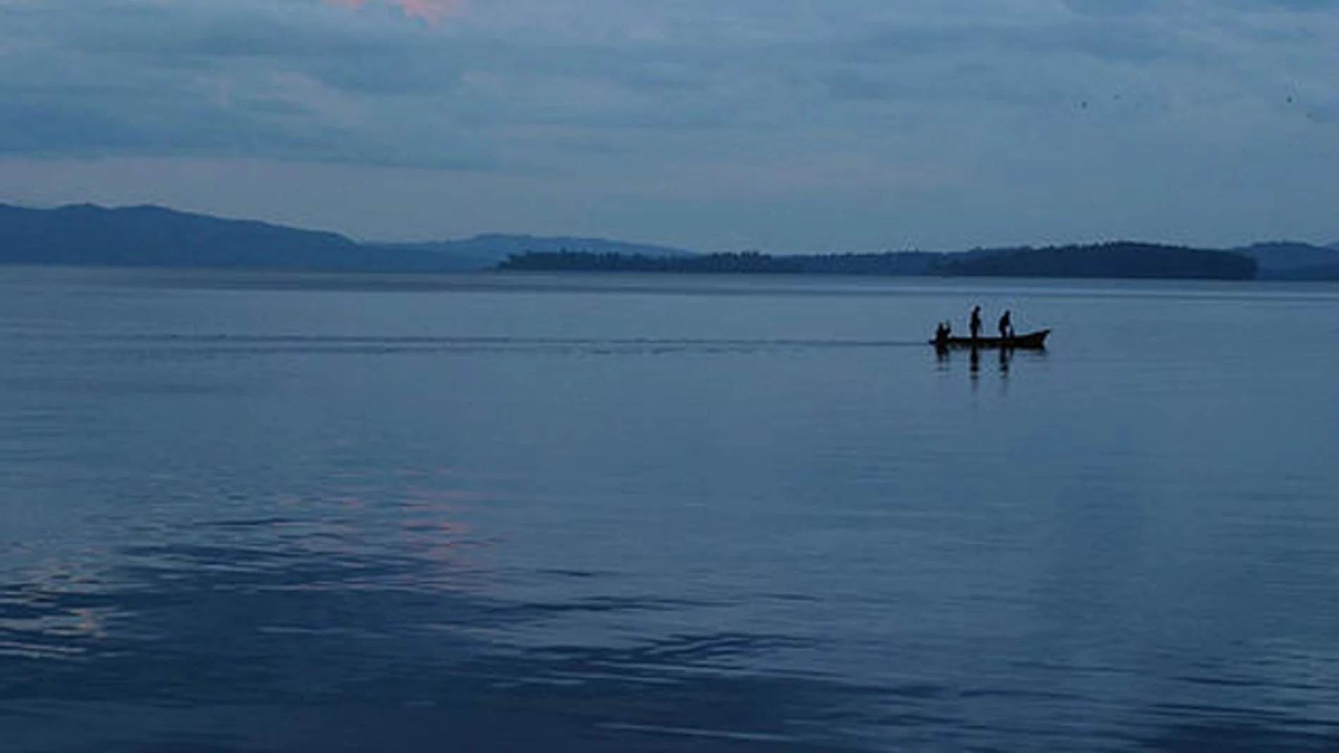 38 muertos y decenas de desaparecidos en un naufragio en el lago Kivu 38 muertos y decenas de desaparecidos en un naufragio en el lago Kivu