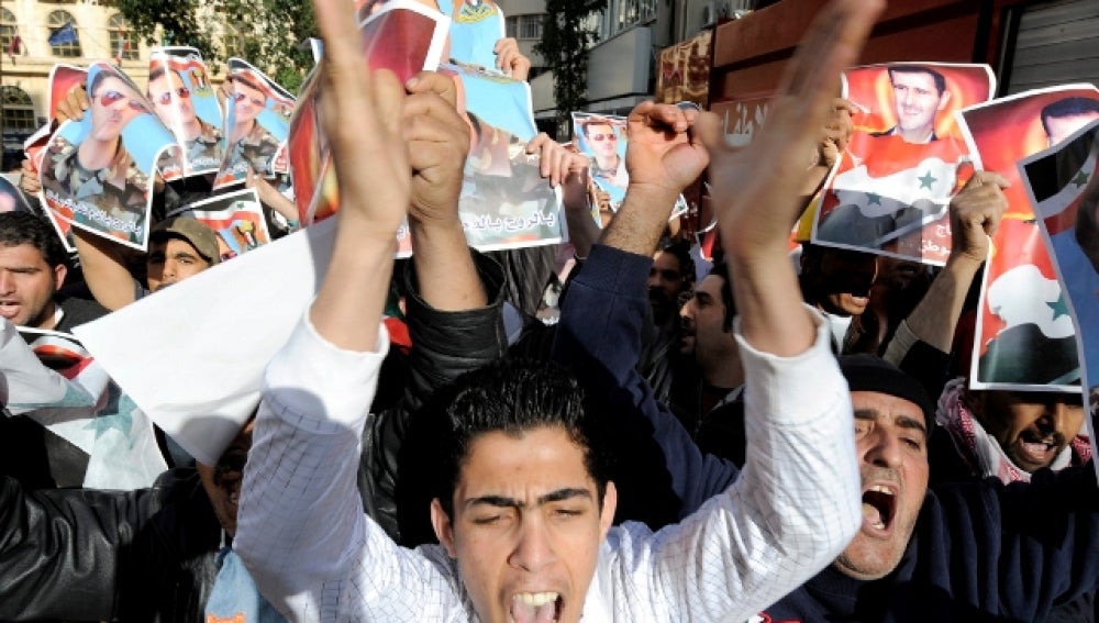 Manifestantes protestan en Siria