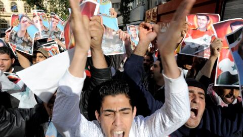 Manifestantes protestan en Siria