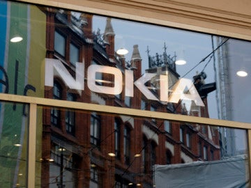 La cuota de mercado de teléfonos inteligentes de Nokia ha caído bruscamente.