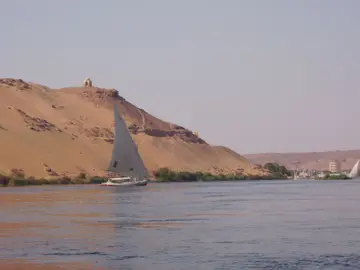 Un autobús cae al Nilo y provoca al menos 17 muertos Un autobús cae al Nilo y provoca al menos 17 muertos