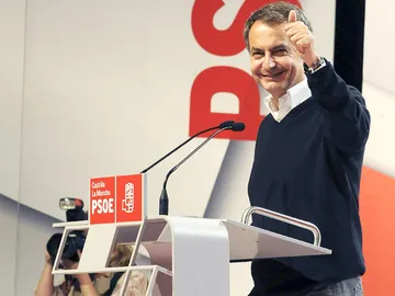 Zapatero, en un mitín en Tenerife. Zapatero, en un mitín en Tenerife.