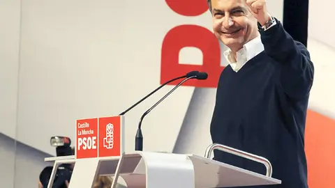 Zapatero, en un mitín en Tenerife. Zapatero, en un mitín en Tenerife.