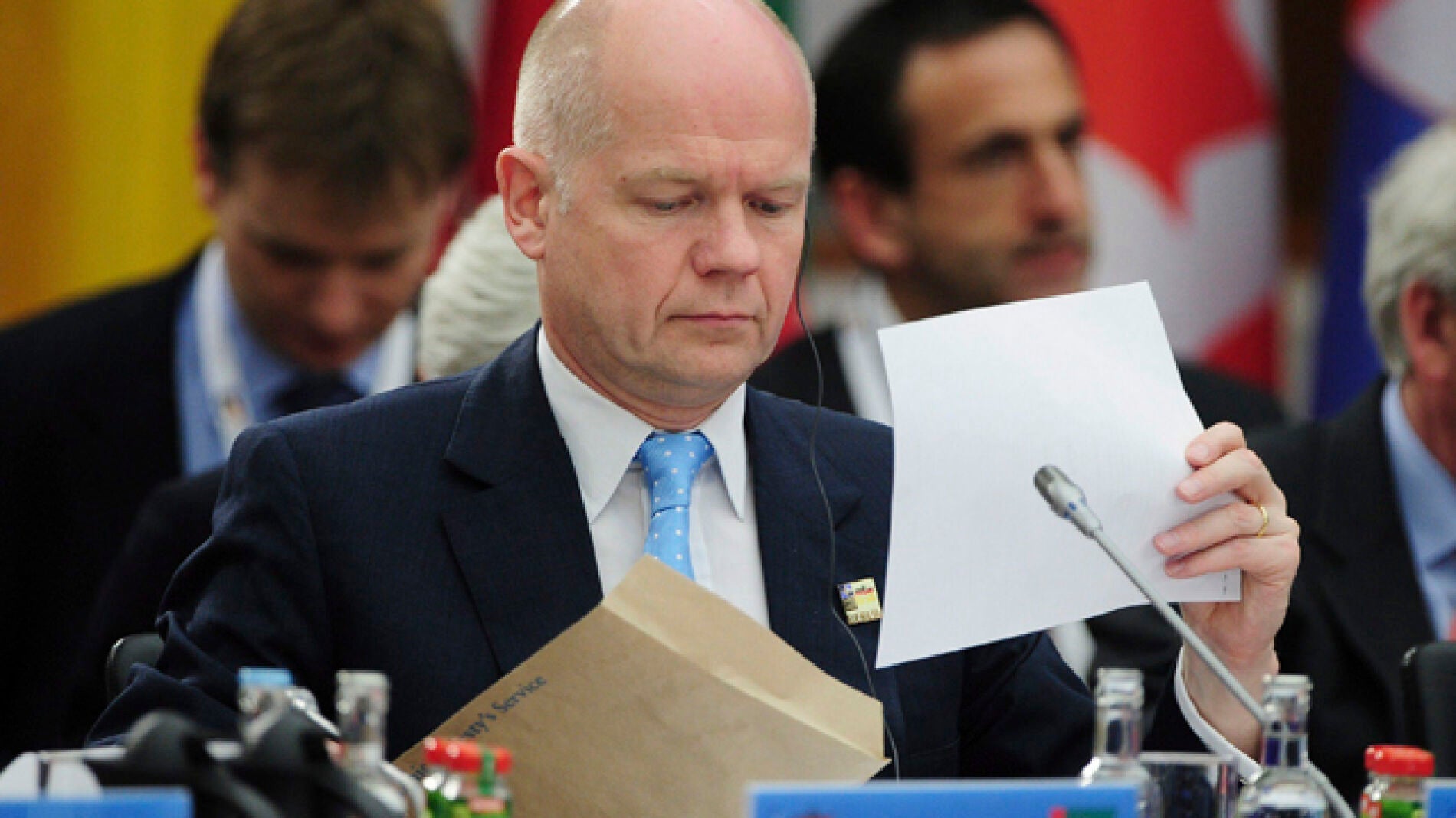 El Reino Unido expulsa al embajador libio