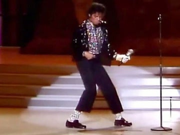 Michael Jackson bailando