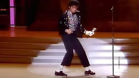 Michael Jackson bailando Michael Jackson bailando