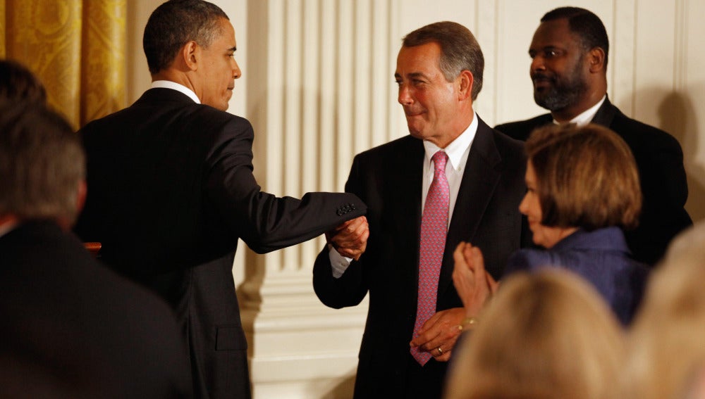 Obama durante la cena con demócratas y republicanos