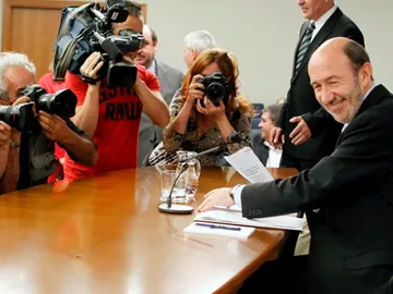 El vicepresidente primero, portavoz del Gobierno y Ministro del Interior, Alfredo Pérez Rubalcaba El vicepresidente primero, portavoz del Gobierno y Ministro del Interior, Alfredo Pérez Rubalcaba