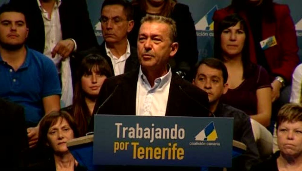 Paulino escucha las peticiones de los parados de Canarias