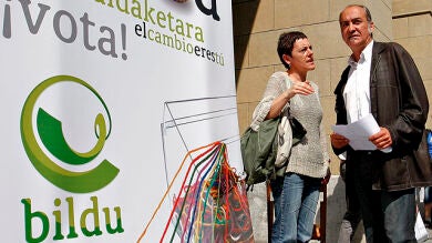 Bildu se desmarca de la imagen del etarra con la pancarta