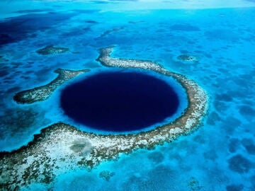 Imagen de archivo de un agujero azul