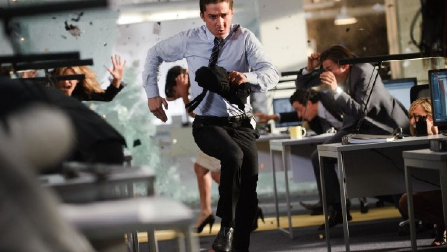 LaBeouf tendrá que hacer lo posible por sobrevivir