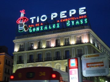 El edificio de Tío Pepe, uno de los más emblemáticos de la capital