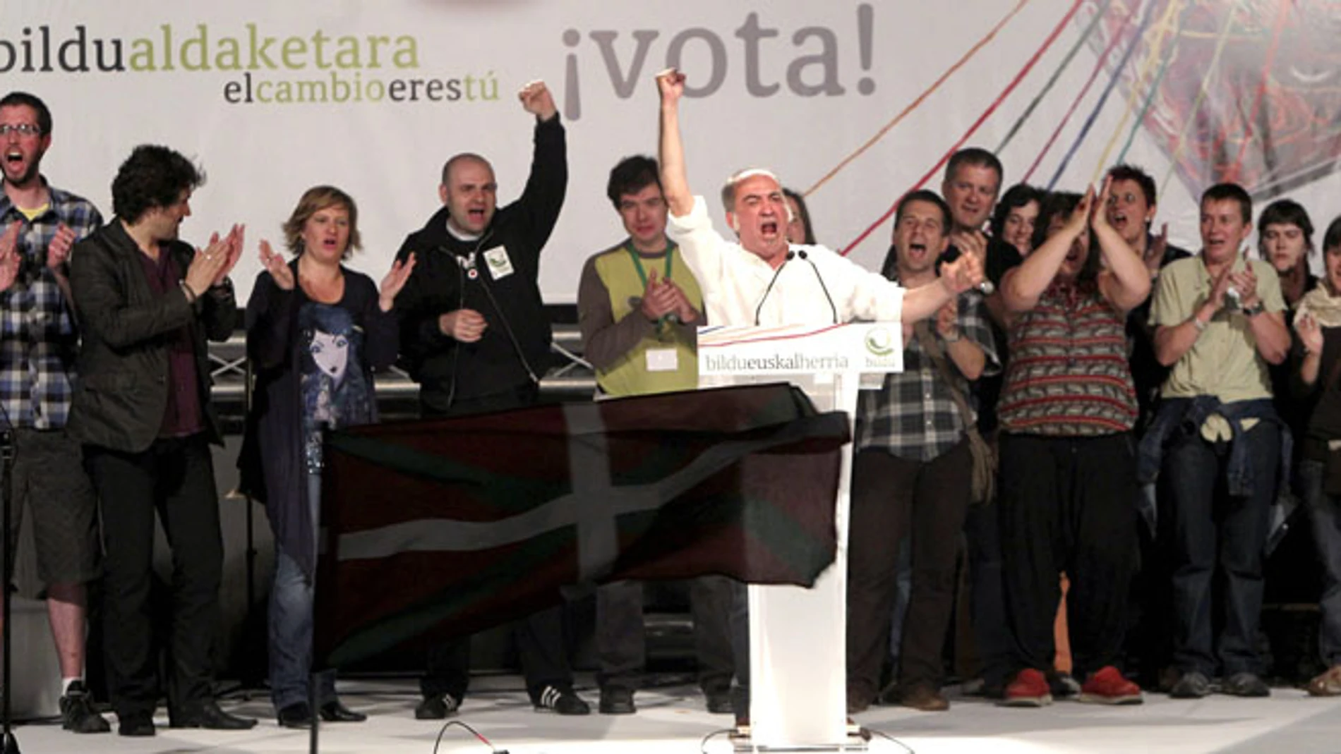 Los líderes de la formación Bildu, tras conocer los resultados electorales. Los líderes de la formación Bildu, tras conocer los resultados electorales.