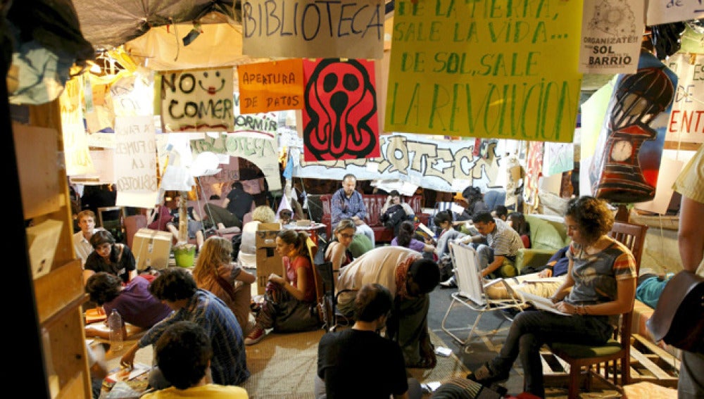 Una zona de la acampada en la Puerta del Sol de Madrid 