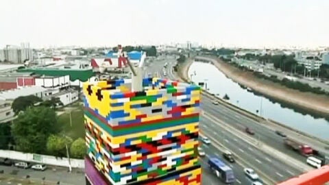 La torre de lego m&aacute;s alta del mundo
