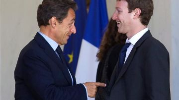 Sarkozy bromea con Mark Zuckerberg