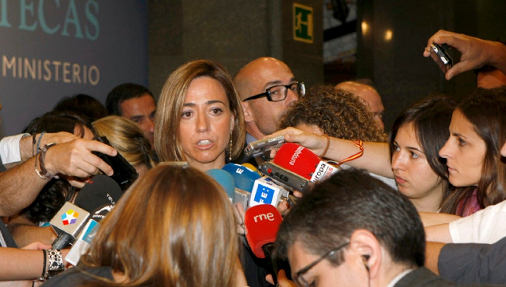 Carme Chacón ante la prensa