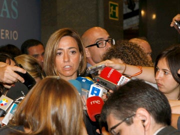 Carme Chacón ante la prensa