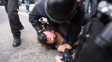 Desalojan la Plaza Cataluña