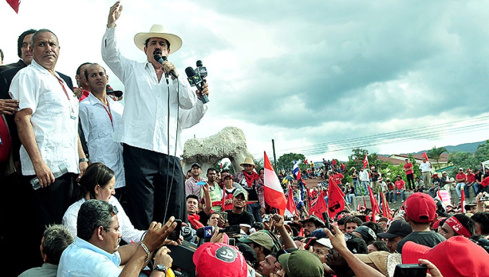 Zelaya, a su regreso a Honduras