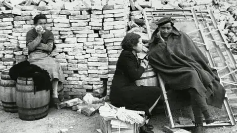Un libro de fotoperiodismo español Un libro de fotoperiodismo español
