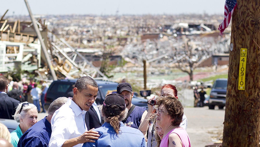 Obama, con los damnificados en Misuri