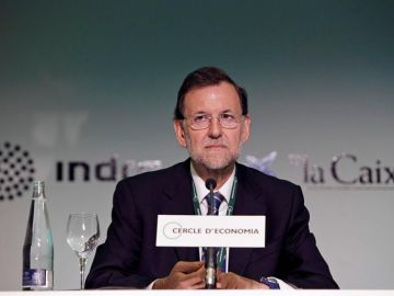 Rajoy: "La prioridad es crecer, no el deficit fiscal"