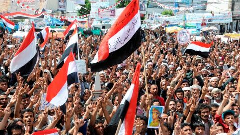 Los yemen&iacute;es salen a la calle