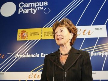 Neelie Kroes, vicepresidenta de la Comisión Europea y responsable de la Agenda Digital