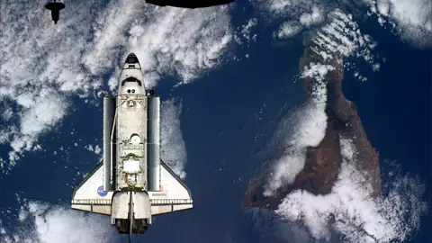 El transbordador espacial Atlantis El transbordador espacial Atlantis