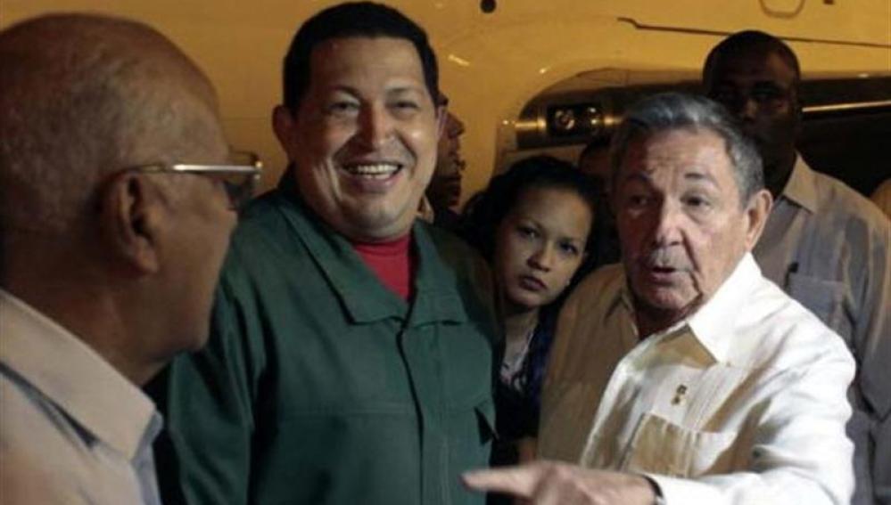 Hugo Chávez, operado en La Habana