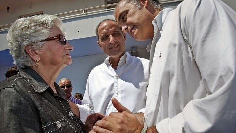 Pons en Gand&iacute;a con Camps y la madre de Gregorio Ordo&ntilde;ez