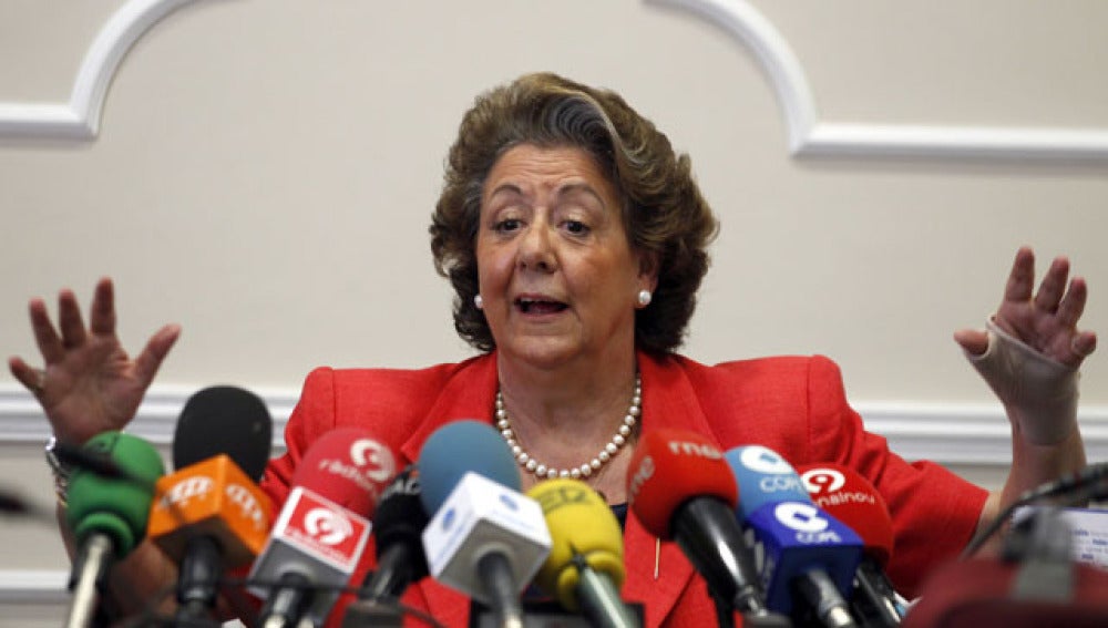 Rita Barberá en rueda de prensa