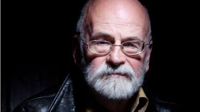 El escritor Terry Prachett ha defendido su polémico documental sobre el suicidio asistido