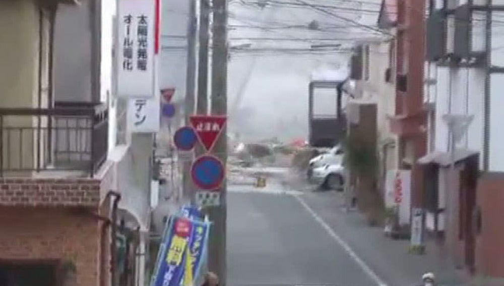 El tsunami invade Kamaishi