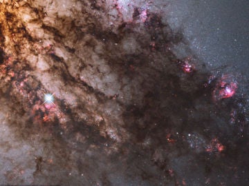 Luz ultravioleta en la galaxia Centaurus