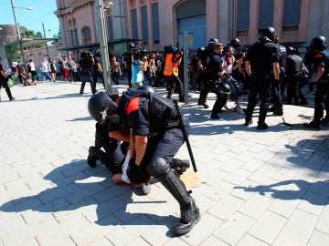 Los Mossos d'Esquadra detiene a una persona cerca del Parlament