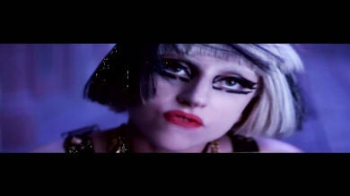 Lady Gaga presenta el videoclip de su nuevo single 'The edge of glory' 