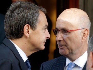 Zapatero conversa con el portavoz parlamentario de CiU, Josep Antoni Duran i Lleida