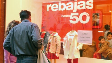 Las tiendas madrileñas tendrán libertad para abrir todos los días y sin horarios
