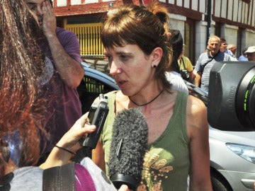 La ex dirigente de Batasuna Aurore Martín comparece ante los medios.